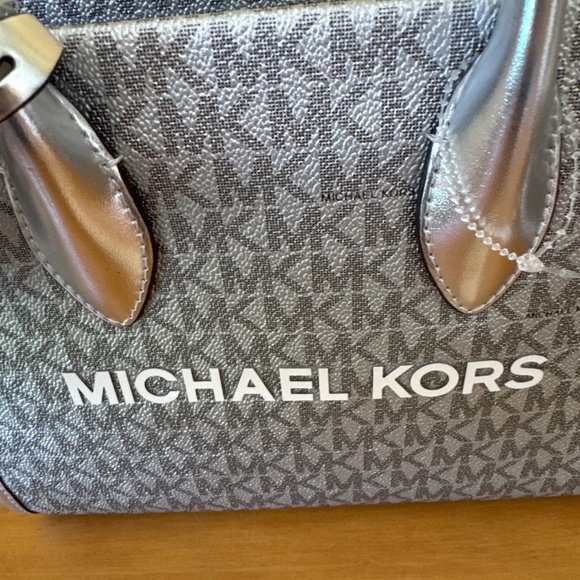 Michael Kors monogram silver tote/shoulder bag - Picture 2 of 6